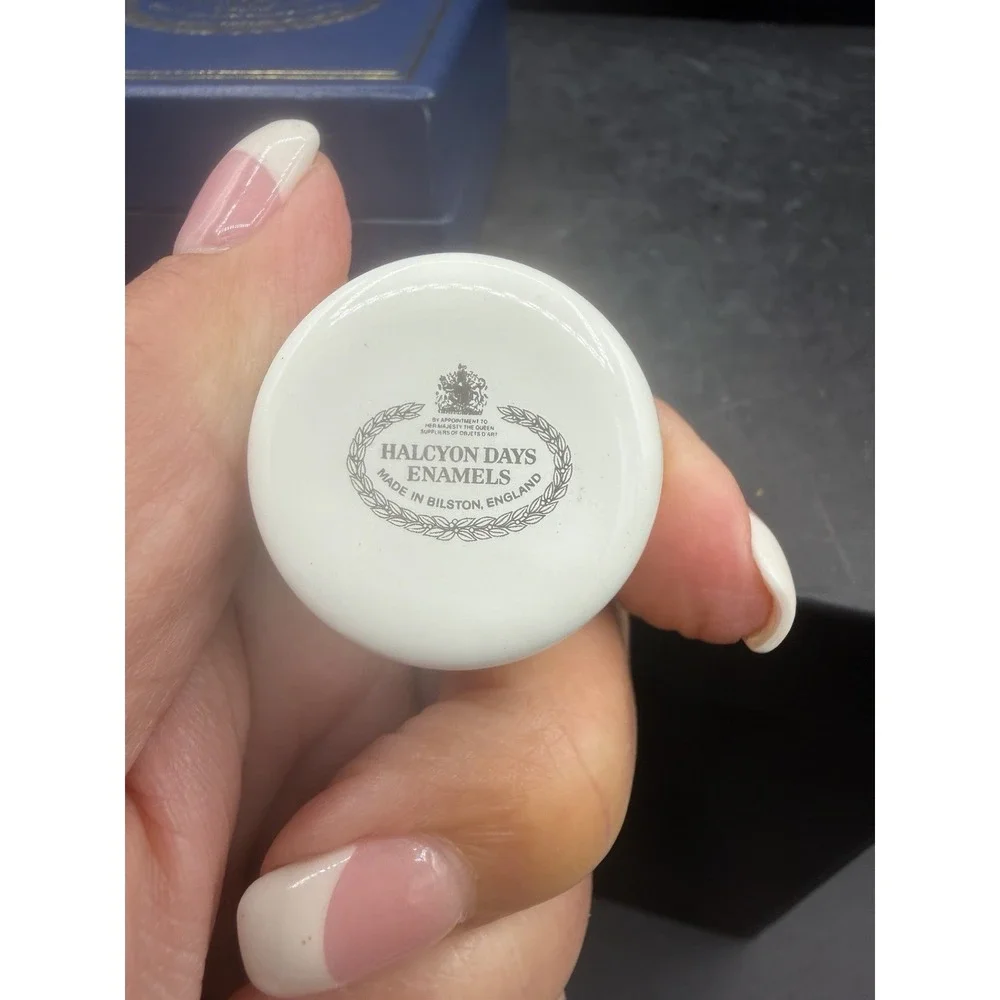 🌸 Halcyon Days Enamels Honeysuckle Tiny Trinket Box – Floral – Vintage ✨
